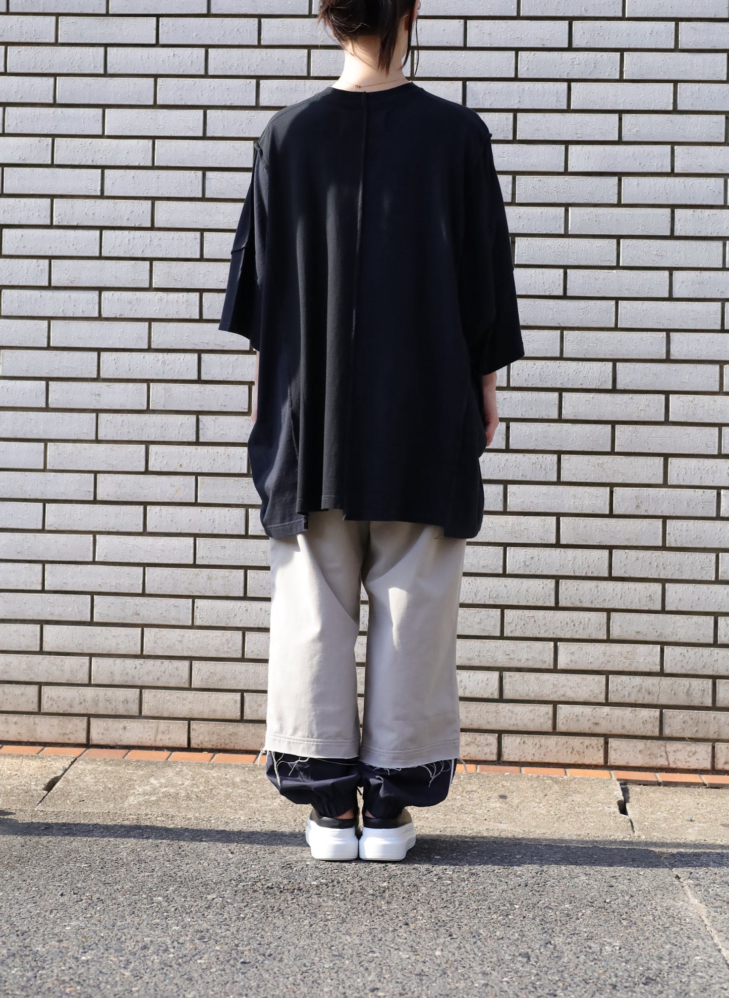BUZIGAHILL フォーパネルフレンチシームTシャツ